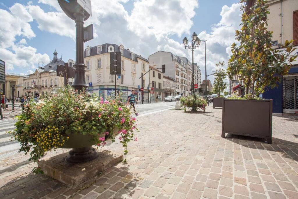 Beautiful Studio Located South Of Paris Bourg-la-Reine Exteriör bild